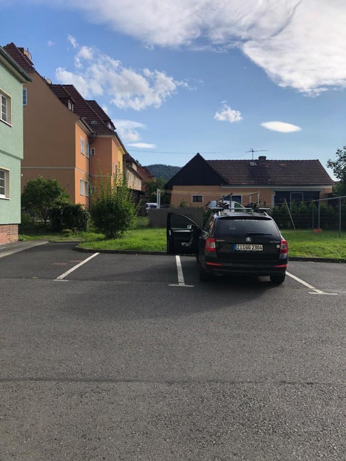 Ferienwohnung 60Er Jahre Design Apartment - 65Qm Fewo Im Zittauer Gebirge - Familienfreundliche Unterkunft Am Bergfuss Zum Toepfer Olbersdorf Eksteriør bilde